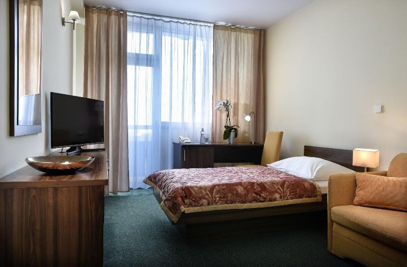 Hotel Magnolia Piest'any Eksteriør billede
