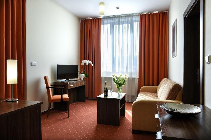 Hotel Magnolia Piest'any Eksteriør billede