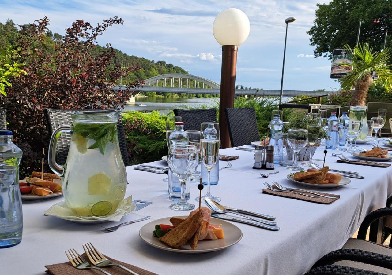 Hotel Magnolia Piest'any Eksteriør billede