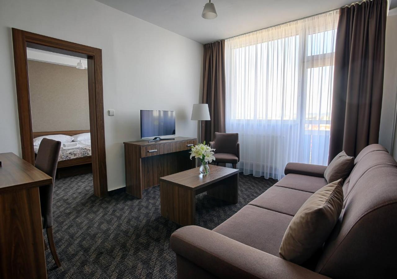 Hotel Magnolia Piest'any Eksteriør billede
