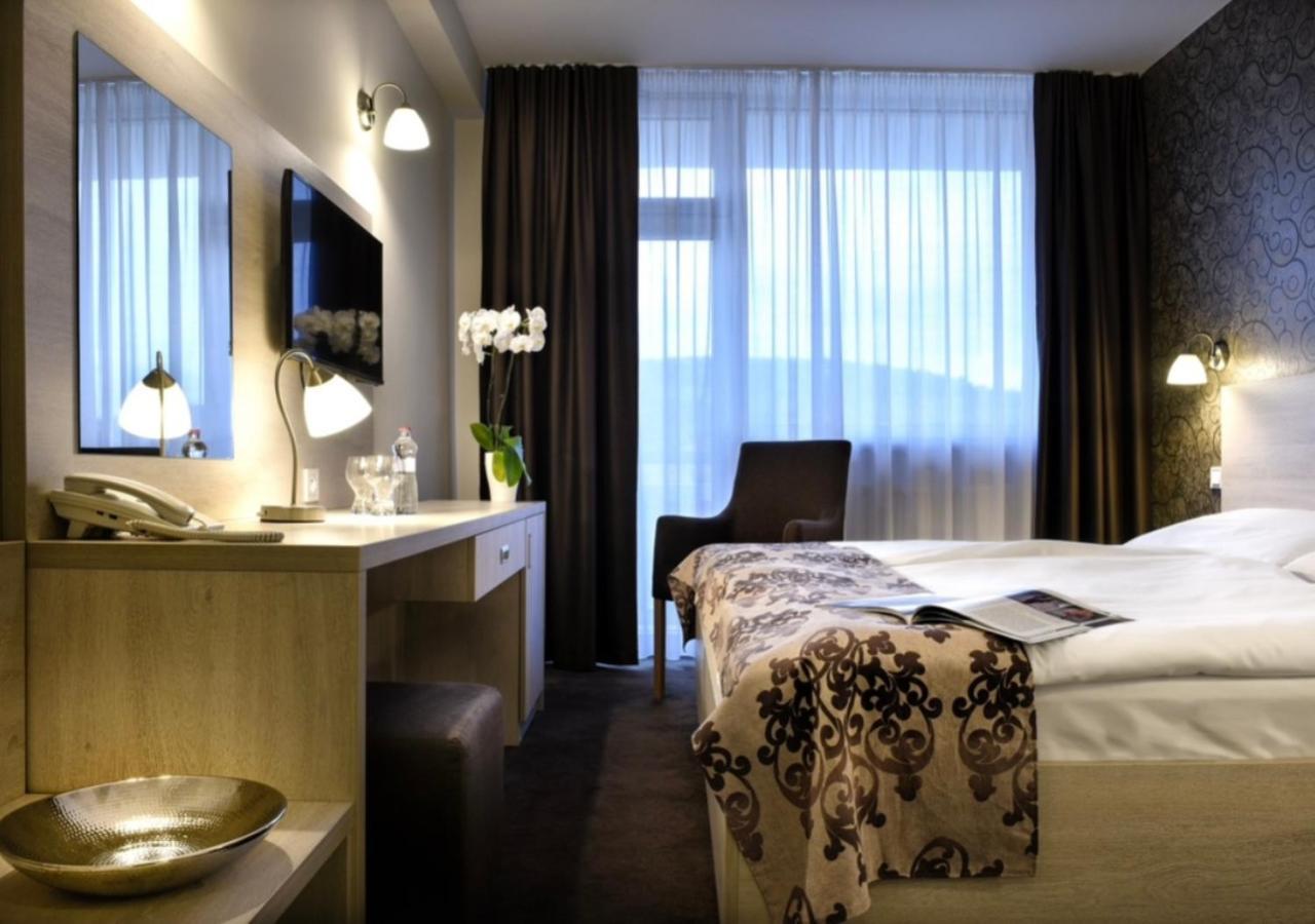 Hotel Magnolia Piest'any Eksteriør billede