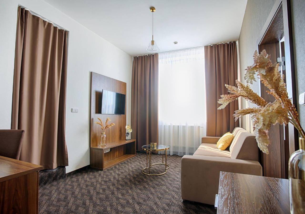 Hotel Magnolia Piest'any Eksteriør billede