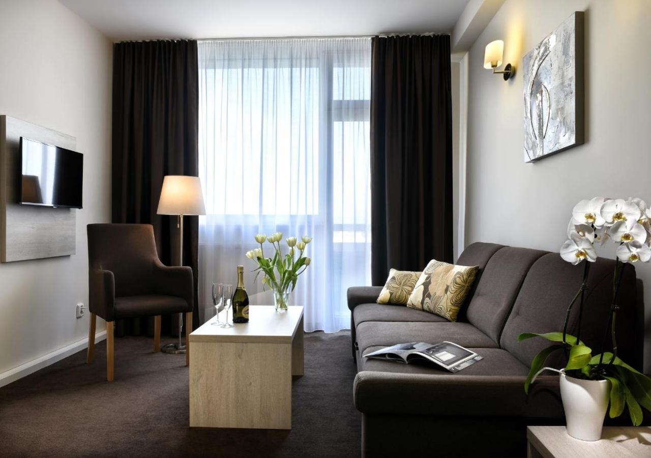 Hotel Magnolia Piest'any Eksteriør billede