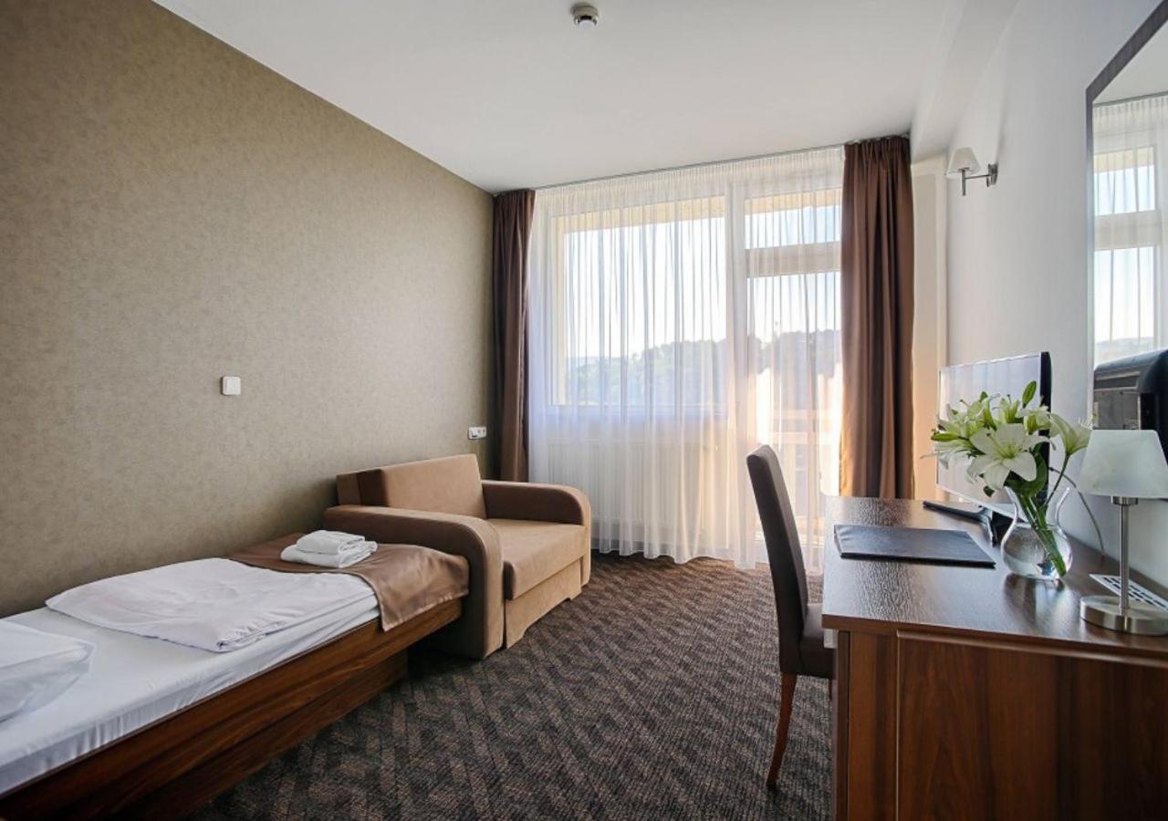 Hotel Magnolia Piest'any Eksteriør billede