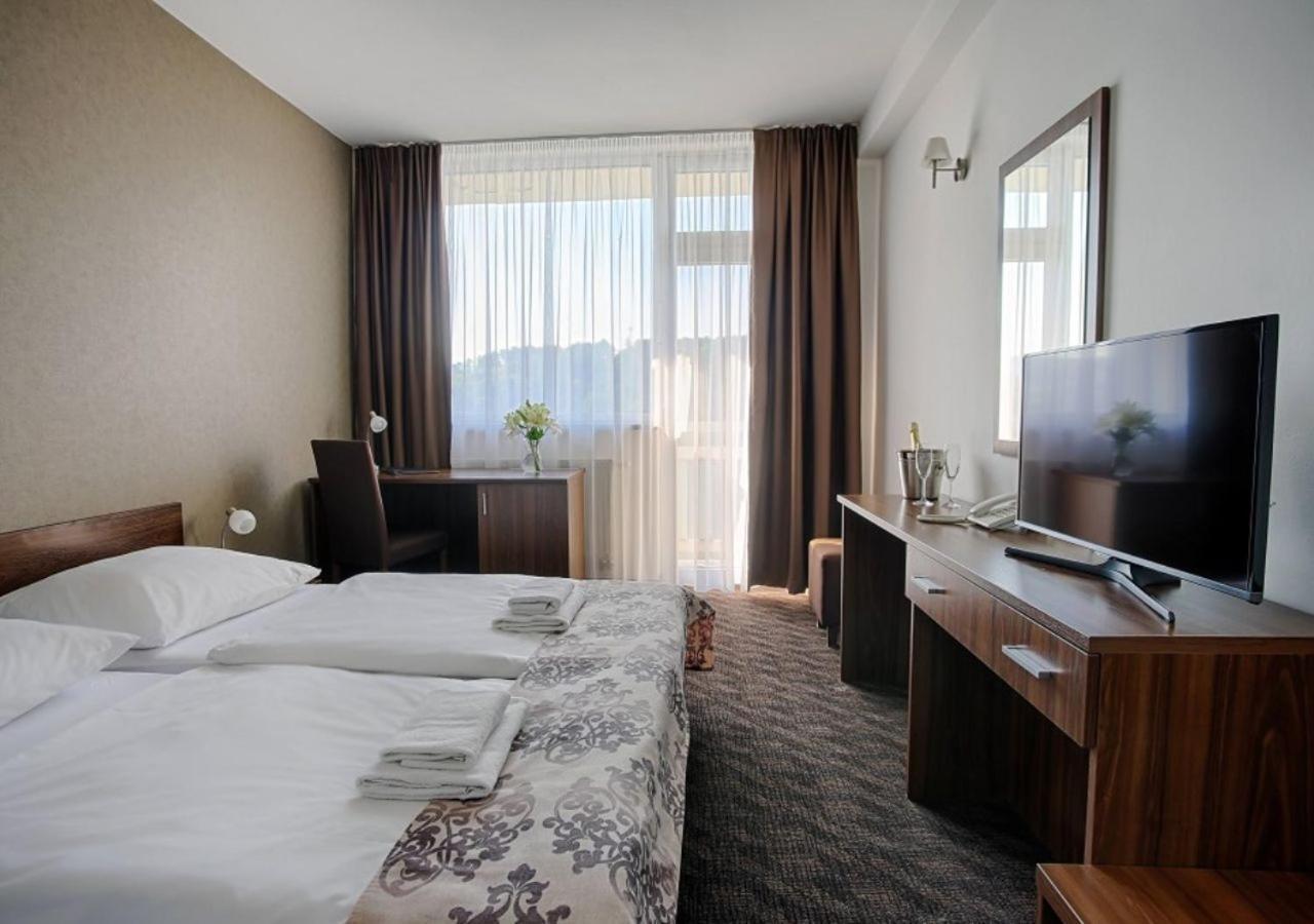 Hotel Magnolia Piest'any Eksteriør billede