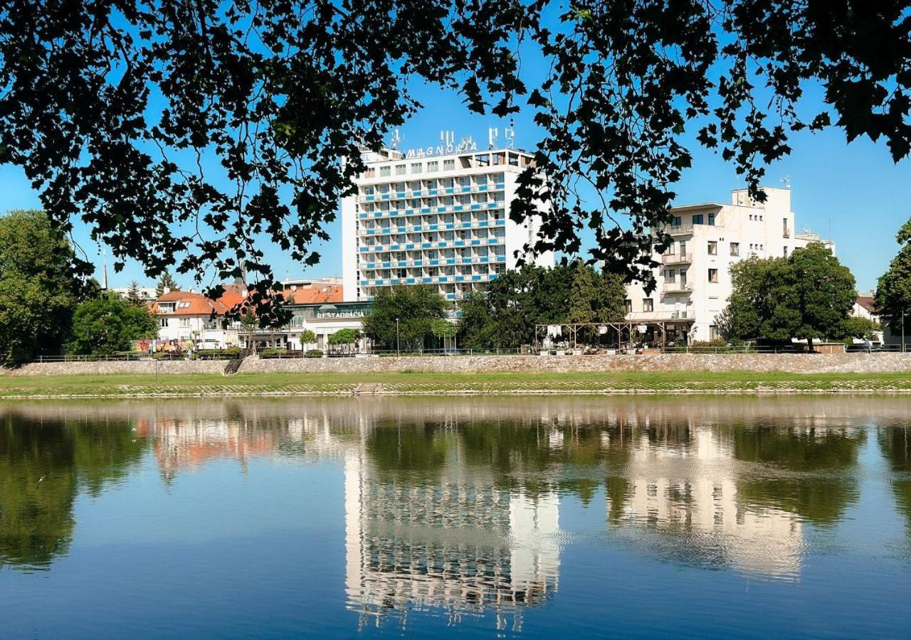 Hotel Magnolia Piest'any Eksteriør billede