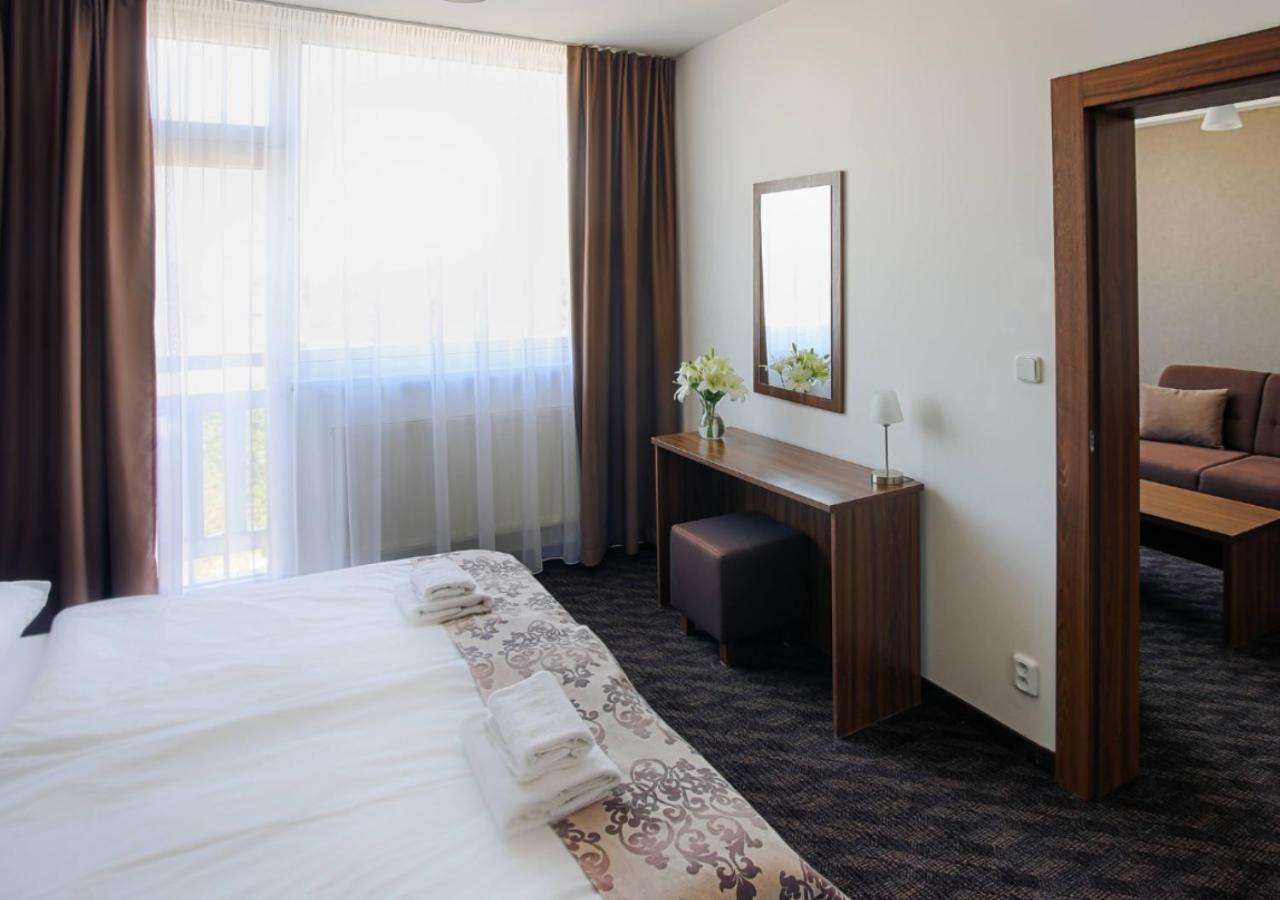 Hotel Magnolia Piest'any Eksteriør billede